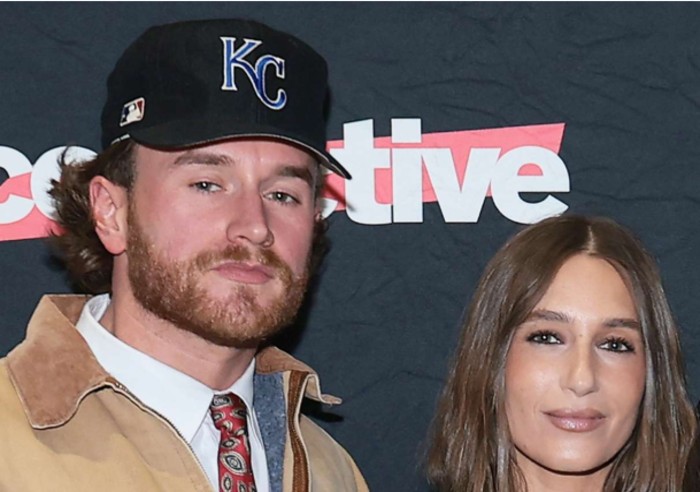 Amanda Batula Dating