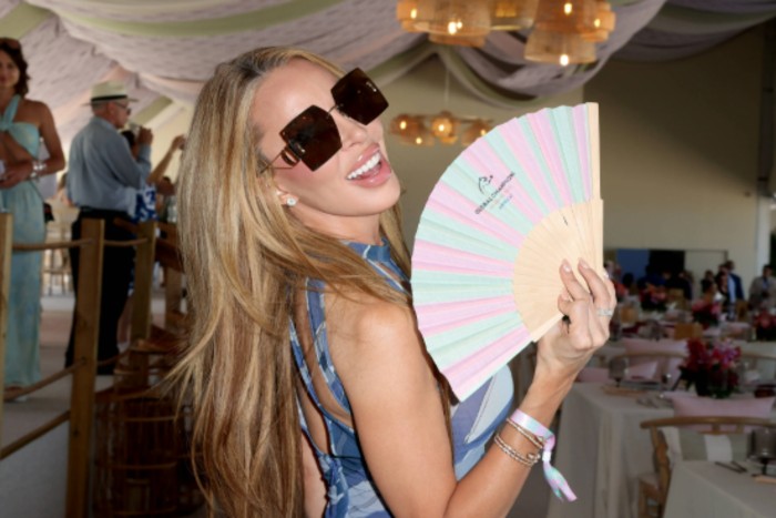 Lisa Hochstein Surrenders